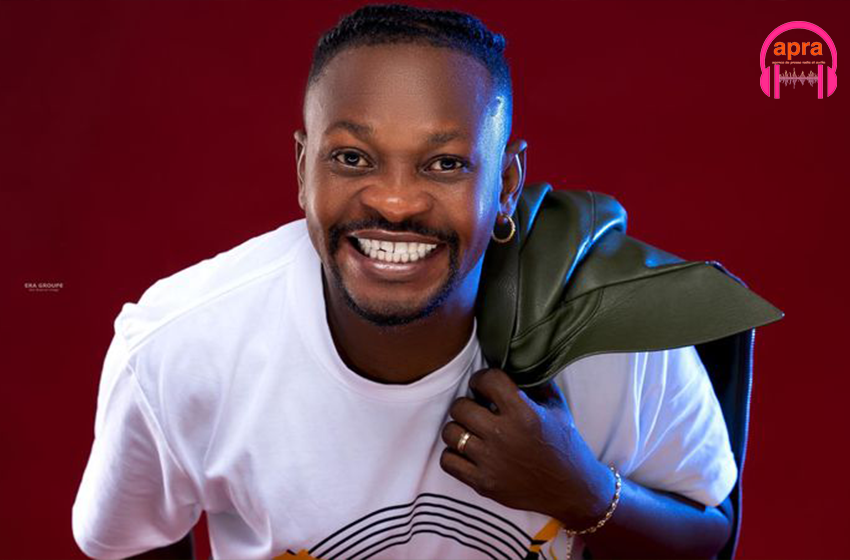 SOCIÉTÉ / INCIVISME : l’humoriste DJ Ramatoulaye au cœur d’une tempête après avoir piétiné l’emblème de la Côte d’Ivoire.