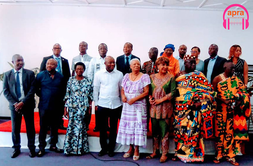 LITTERATURE : Dédicace de l'œuvre "Non ! Ça doit changer" de l'écrivain Noé Moïse Kossonou