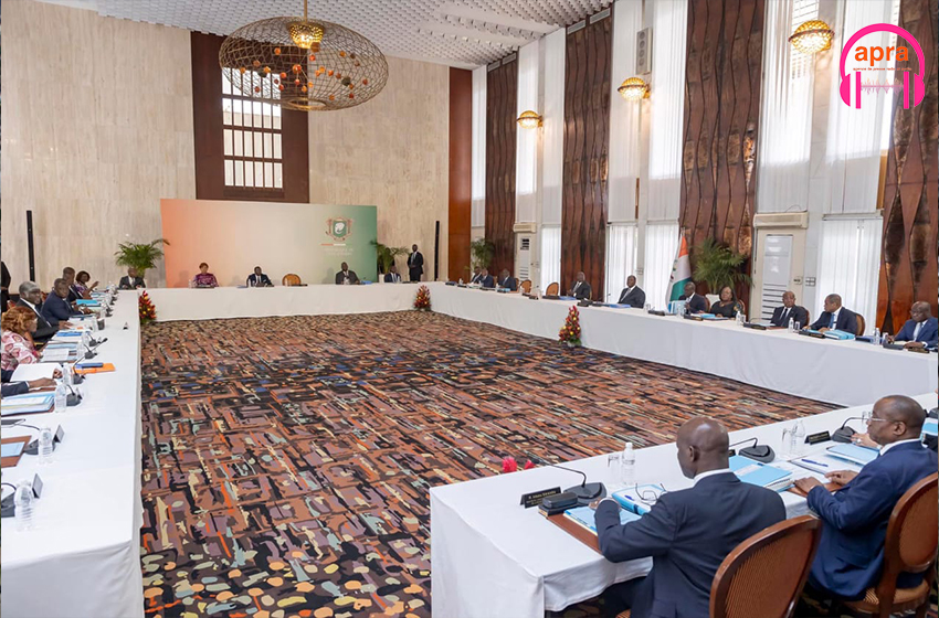 Budget de l'État 2024: le gouvernement adopte un projet de loi de finances fixé à 13 720,7 milliards de FCFA contre 11 694,4 milliards en 2023