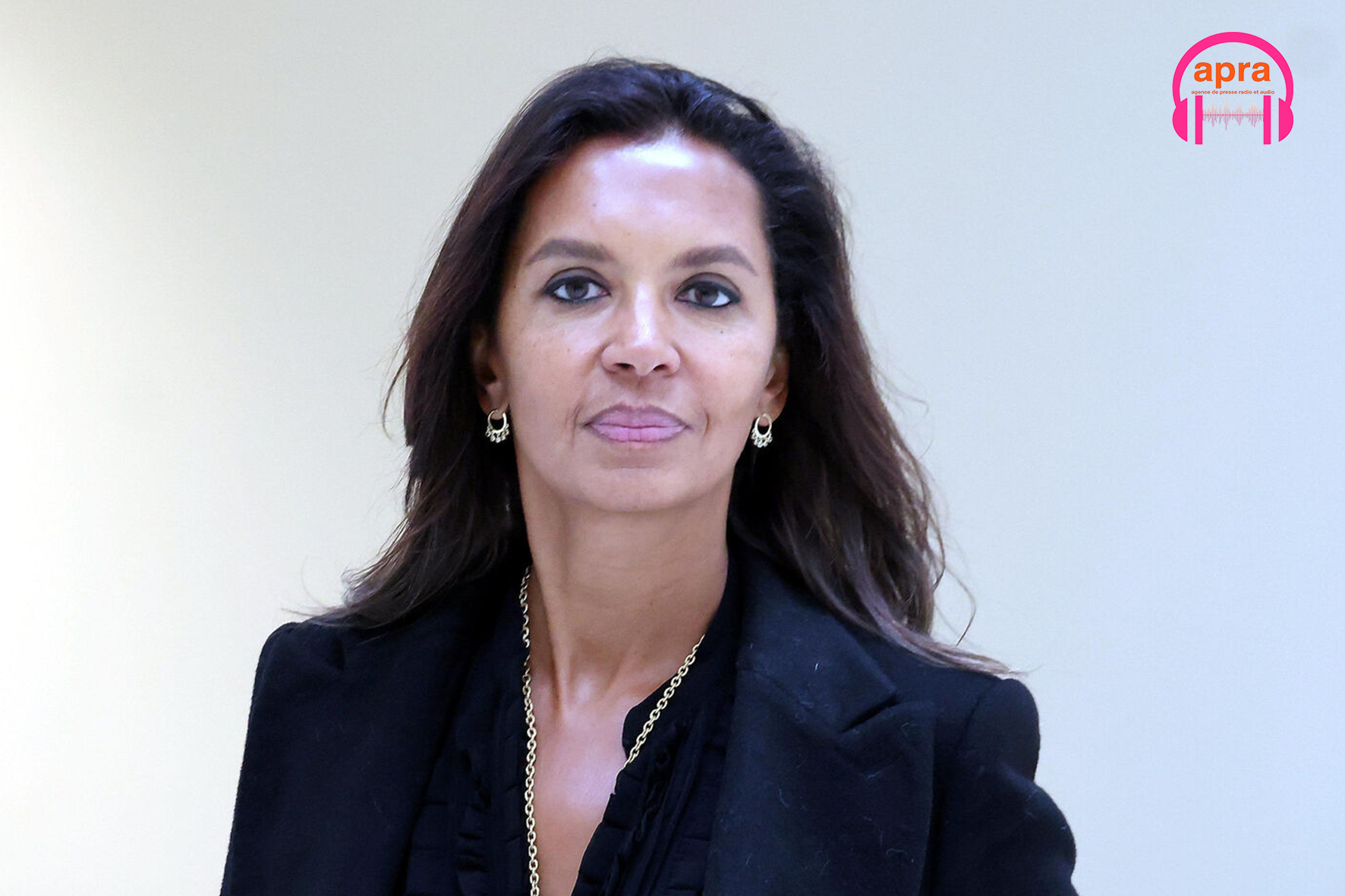 MÉDIAS / France : Karine Le Marchand épinglée pour publicité clandestine, RTL rappelée à l’ordre par l’Arcom.