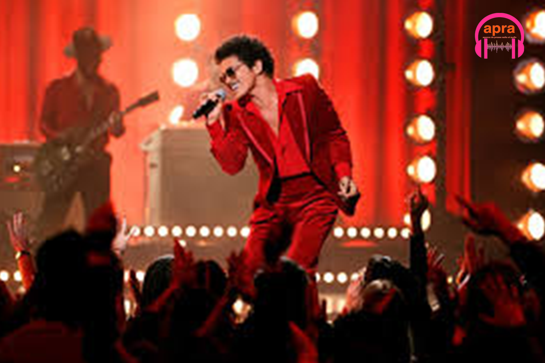 MUSIQUE-PEOPLE / Bruno Mars au Stade de France : un show millimétré, mais un goût d’inachevé.