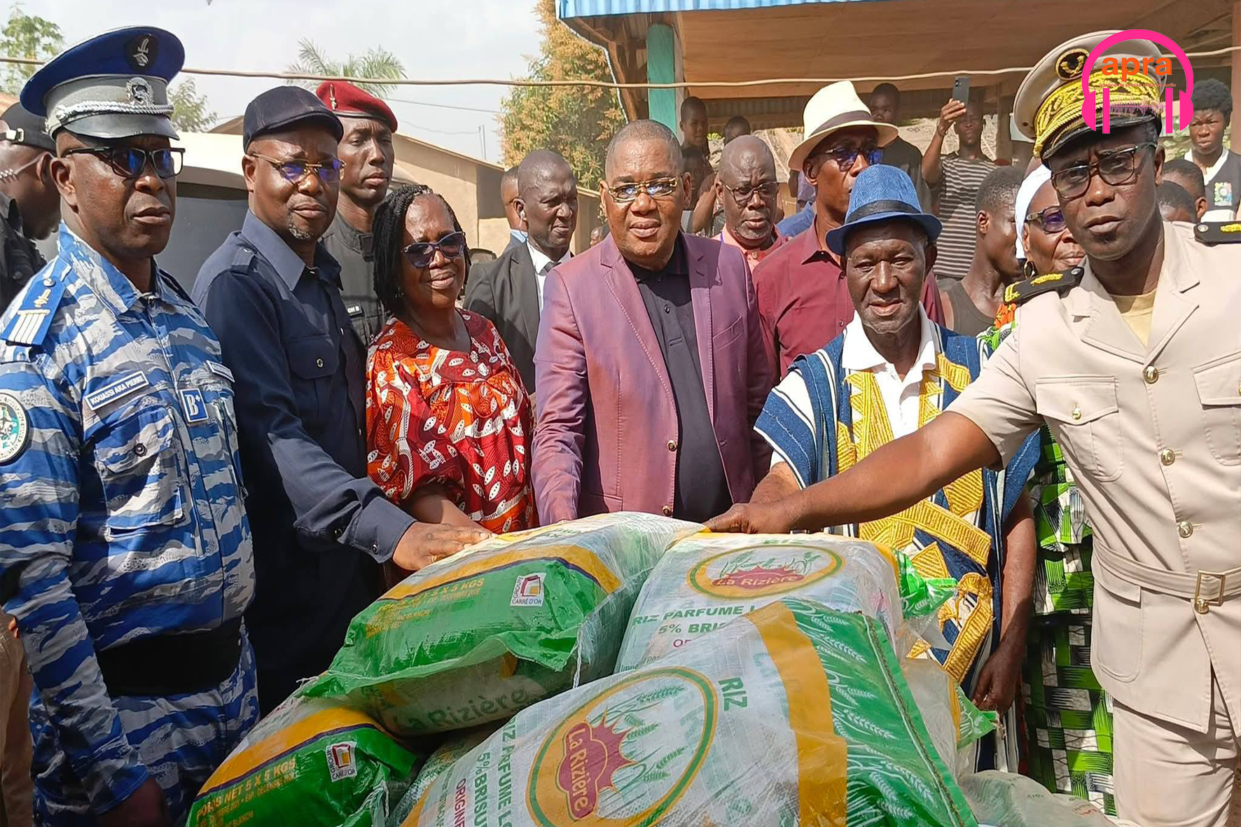 Guémon : Le ministre Serey Doh au chevet de Bagohouo après les heurts.