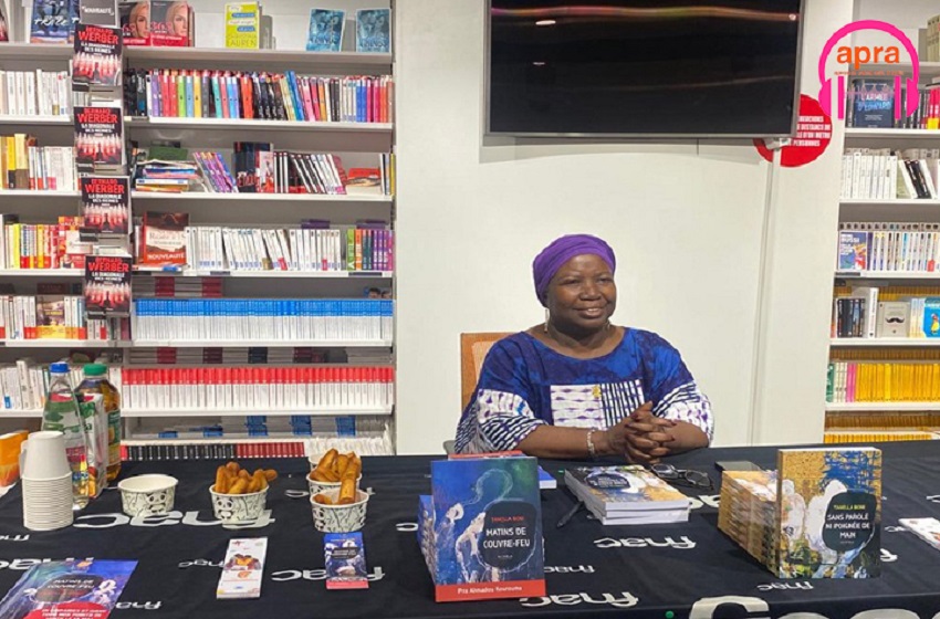 Littérature : Tanella Boni dédicace ses œuvres.