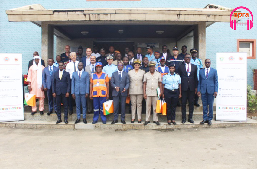 Professionnalisation de la gestion de crise : 16 cadres de la protection civile de huit pays d’Afrique francophone reçoivent leur diplôme de formation