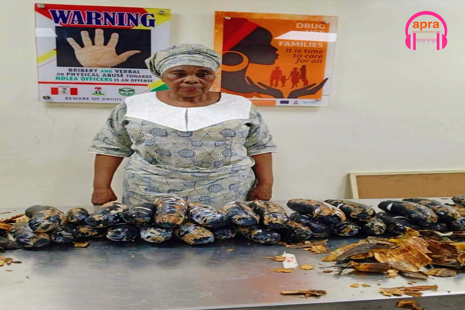 FAITS DIVERS / Nigeria : une aide-soignante de 67 ans arrêtée avec 13 kg de cocaïne déguisée en plantain, une série de saisies spectaculaires secoue la NDLEA.