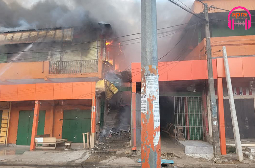 Incendie au marché mosquée d’Adjamé : des milliers de commerçants en larmes.