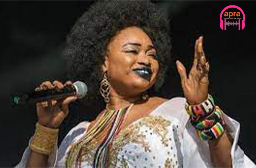 POLITIQUE : SANCTIONS CEDEAO : Oumou Sangaré la diva de la chanson malienne soutient la junte au Mali