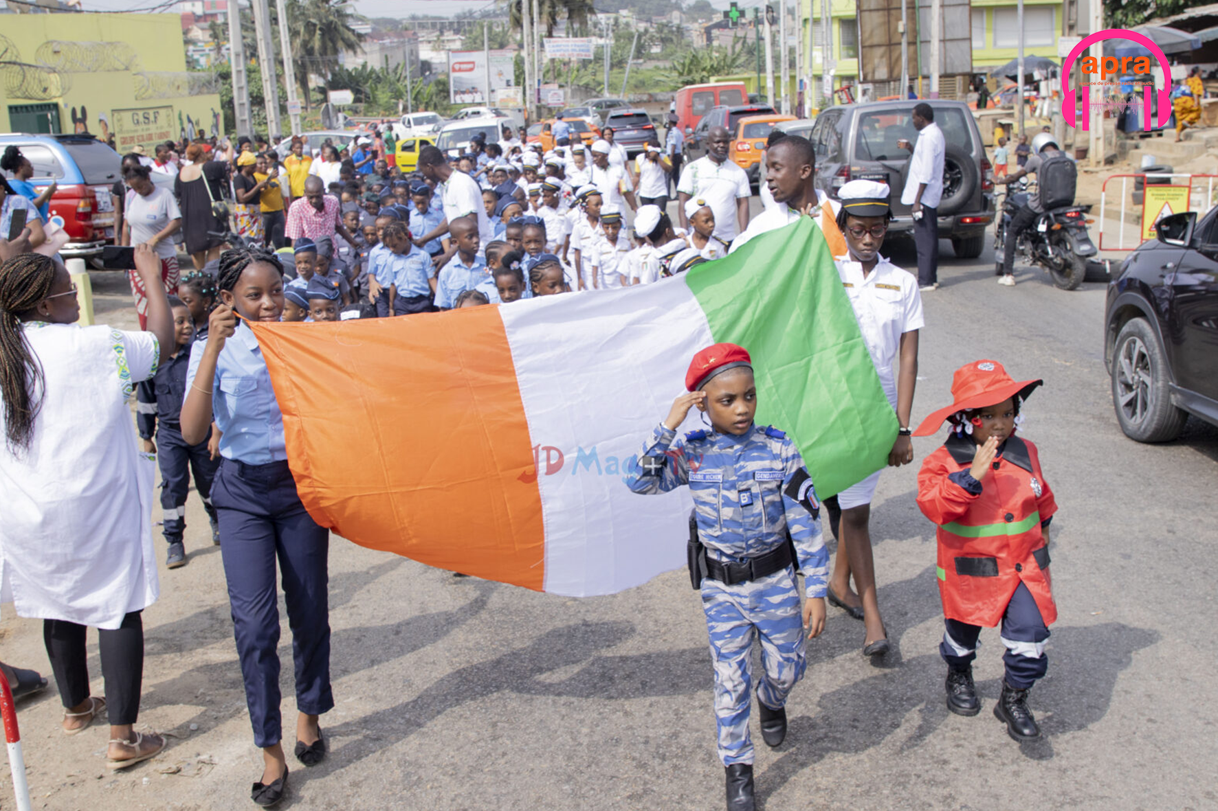 CULTURE / Côte d’Ivoire – Mardi Gras 2026 : explosion de couleurs et d’imagination, les enfants font rayonner la magie des déguisements.