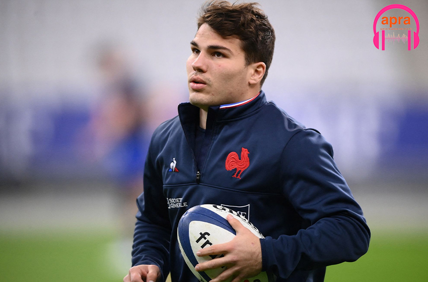 Sport : Antoine Dupont dieu du Rugby mondial