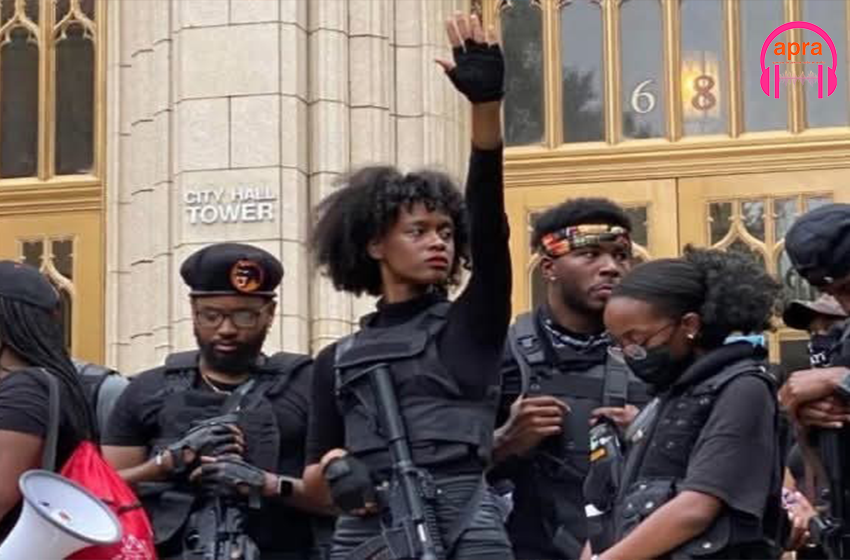 États-Unis : Minneapolis s’embrase, les Black Panthers reprennent les armes.