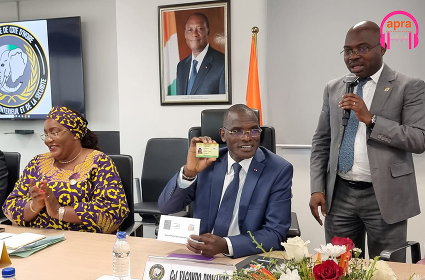 Collectivité territoriale : le ministre de l’intérieur et de la sécurité lance l’opération d’établissement et de délivrance des cartes professionnelles des élus locaux