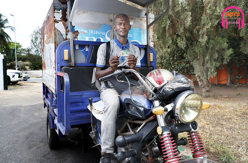 Emploi jeunes : Aboubakar Sidiki Barry, conducteur de tricycle d’une entreprise à Yamoussoukro, grâce à l’opération permis de conduire