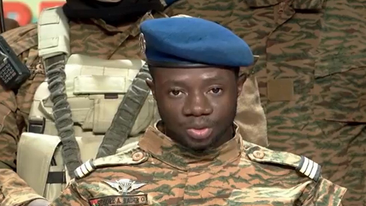 Burkina Faso : L'armée annonce la destitution du président Roch Christian Kaboré.
