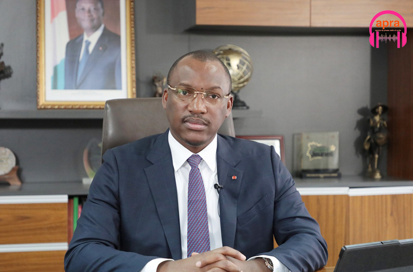 Année de la jeunesse : 309 000 jeunes ont bénéficié de programmes de financement.