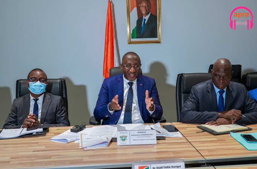 Ajustement du tarif de l'électricité : le ministre Souleymane Diarrassouba rencontre le secteur privé et les organisations de consommateurs
