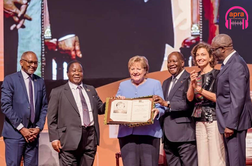 Prix Félix Houphouët Boigny 2023: la lauréate Angela Merkel a reçu son prix