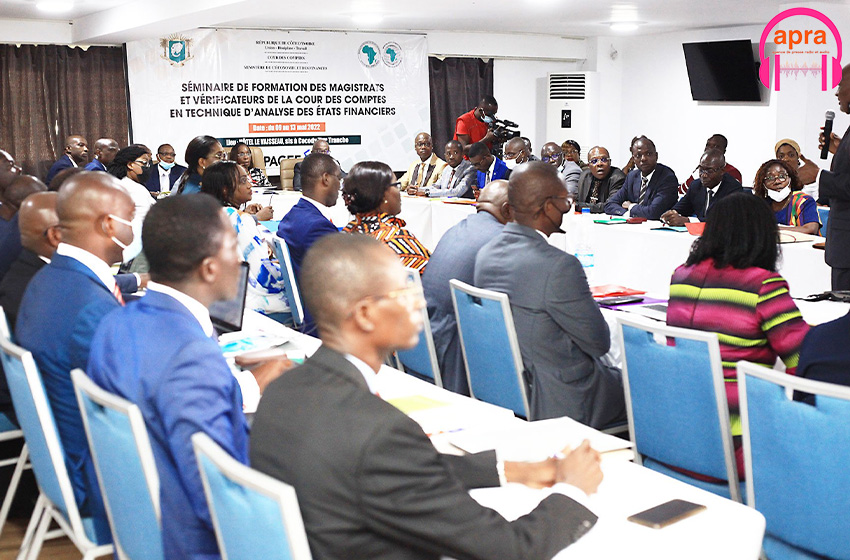 Des magistrats formés en technique d’étude sur des états financiers.
