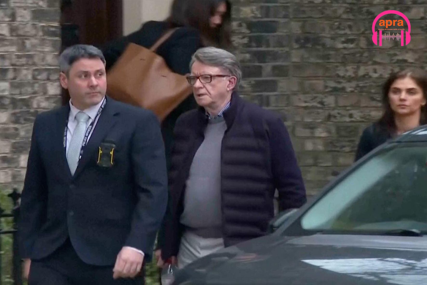 ACTUALITÉ INTERNATIONALE / Scandale Epstein au Royaume Uni : l’ex ministre Peter Mandelson arrêté, Keir Starmer au bord de la crise.