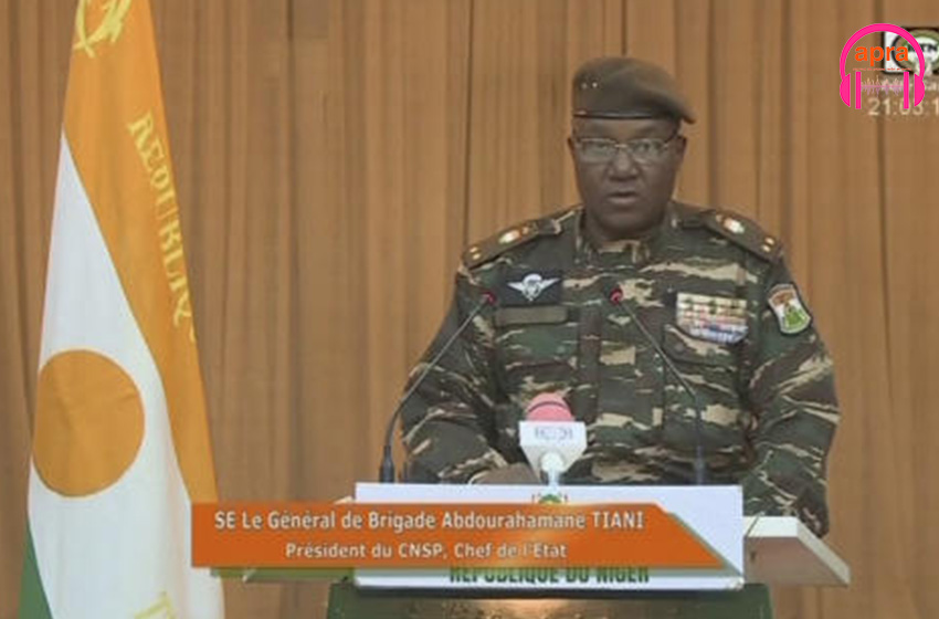 La junte donne feux-vert aux autorités burkinabè et malienne