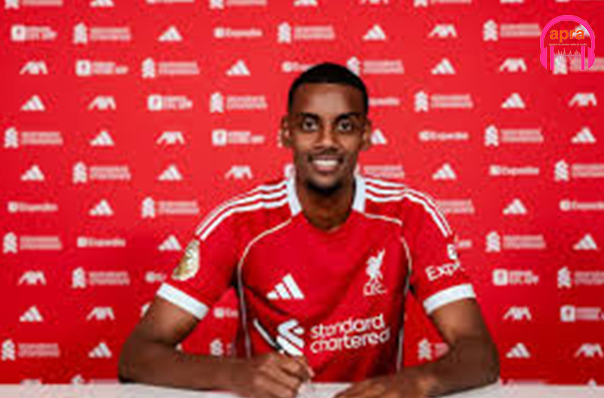 Sport/ Football : Alexander Isak signe à Liverpool dans le plus gros transfert de l'histoire du football anglais