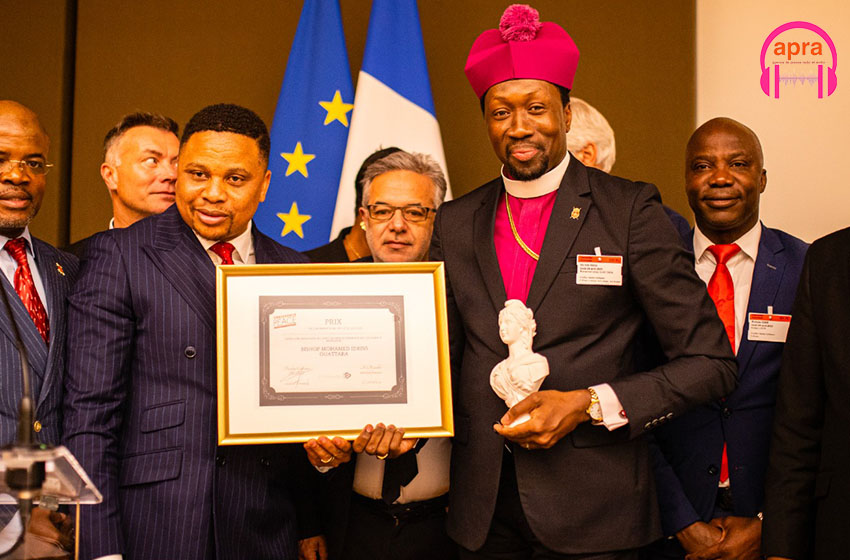 Humanitaire : le bishop Ouattara Mohamed Idriss distingué à Paris