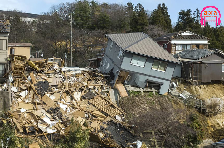 Japon : un séisme fait plus de 60 morts, 300 blessés et près de 31.800 réfugiés