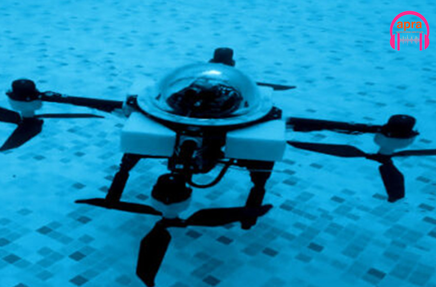 Technologie / le Mirs-X, un quadrirotor capable de voler et nager