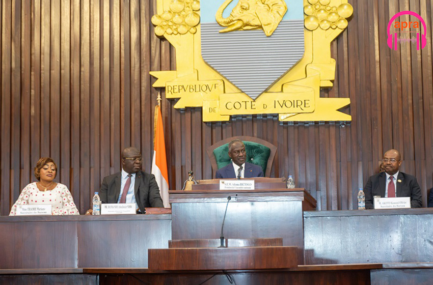 Institution : adoption du calendrier des travaux parlementaires pour l’année 2025