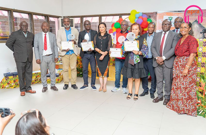 SILA 2024 : les lauréats reçoivent leurs prix des mains de la ministre Françoise Remarck