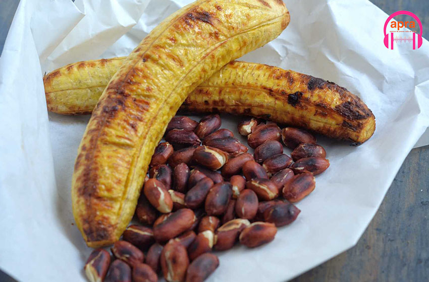 Publi-reportage : dans l’antre des vendeuses de bananes braisées