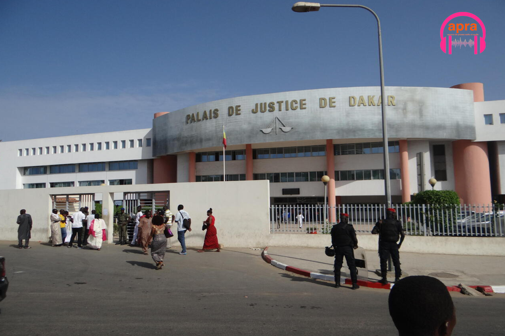MÉDIAS / Sénégal : TikTok, prières controversées et prison, trois chroniqueurs proches du Pastef dans la tourmente.