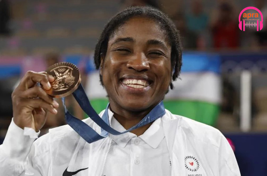 Sport/ Boxe :  Cindy Ngamba passe de la médaille olympique à la conquête du monde professionnel