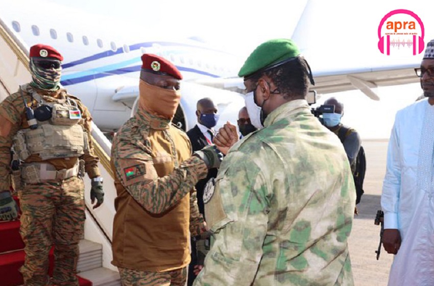 Mali-Burkina Faso : le capitaine Ibrahim Traoré rencontre le colonel Assimi Goïta à Bamako
