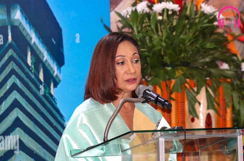 Statut de l’artiste : la ministre Françoise Remarck rappelle que l'Etat s'engage à favoriser la mobilité de l'artiste qui dispose d’une carte professionnelle