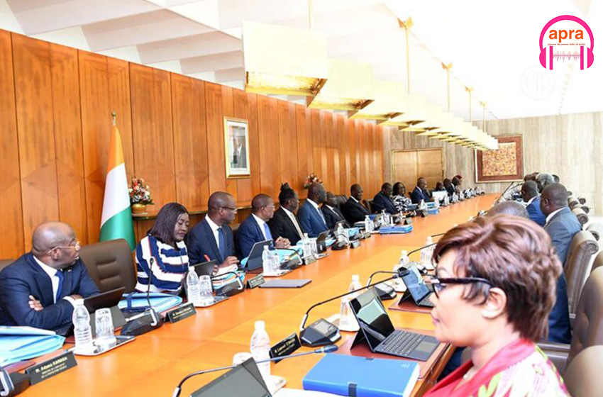 Diplomatie : exemption de visas pour le corps diplomatique ivoirien et français et nomination d’ambassadeurs à l’étranger