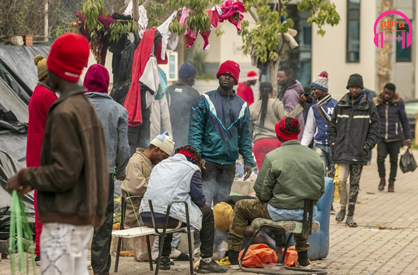 Des migrants pris en charge par des ONG