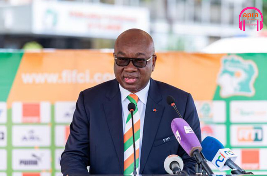 Football : La FIF fait un don de 967,5 millions de FCFA et 40 cars aux clubs