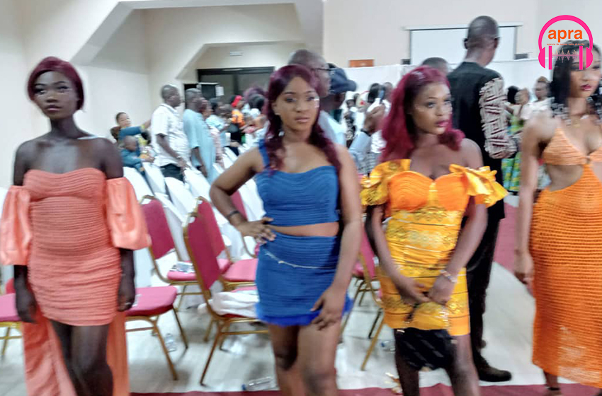 Mode/Erika Kouadio présente le « défilé au crochet ».