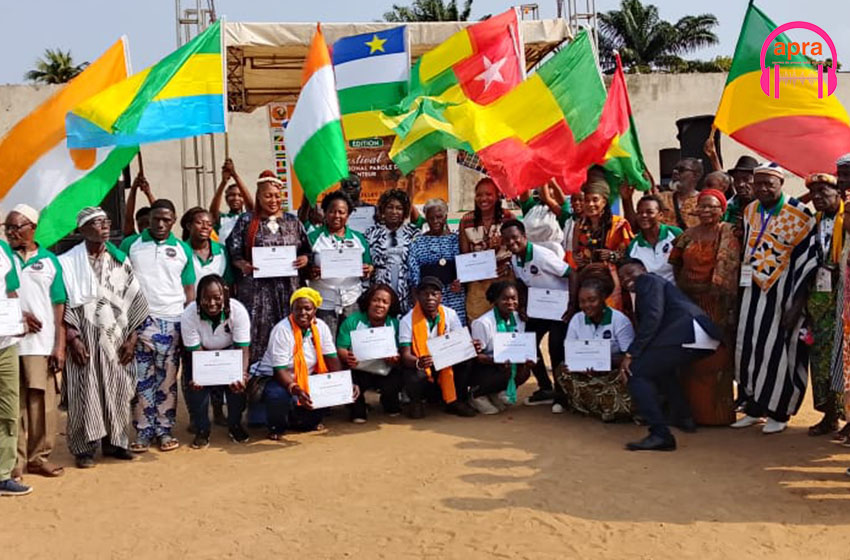 Rideau sur la onzième édition du Festival International Parole de Conteur