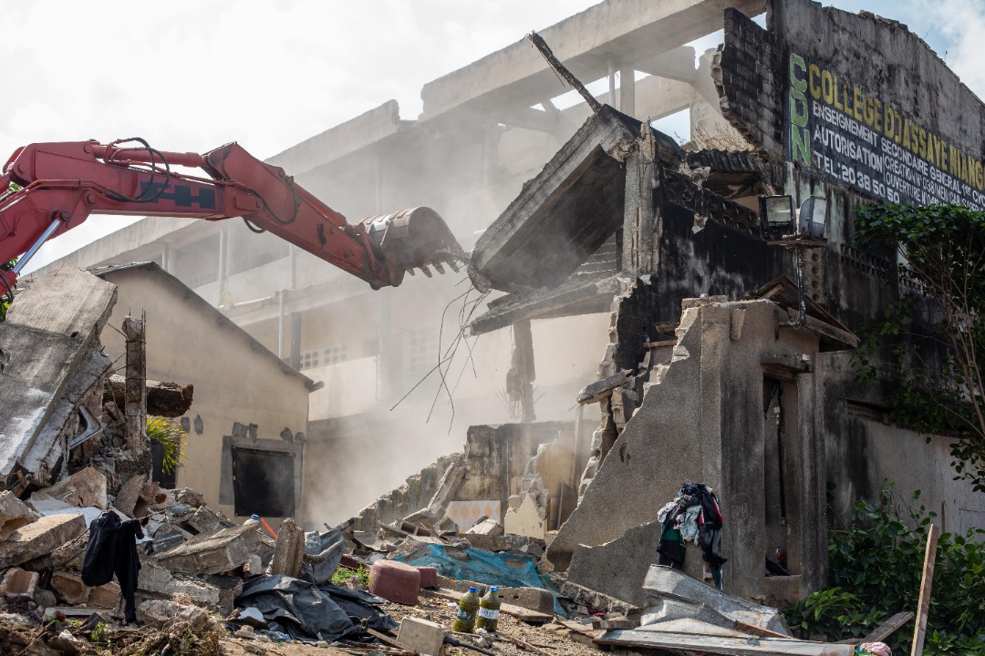 société : Construction de la ligne 1 du métro : Les travaux de démolition des emprises reprennent.