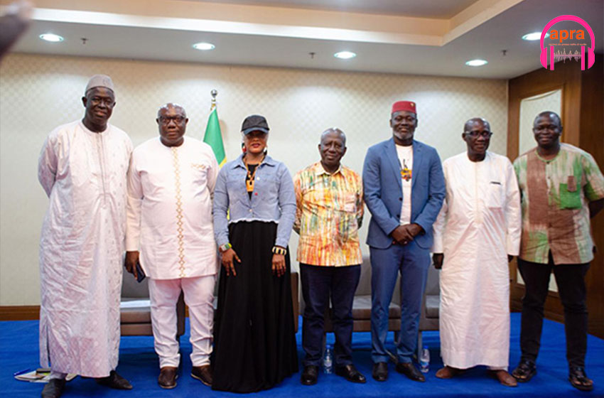 Culture/ Aïcha Traoré, la voix du mandingue tisse un pont entre Abidjan et Dakar